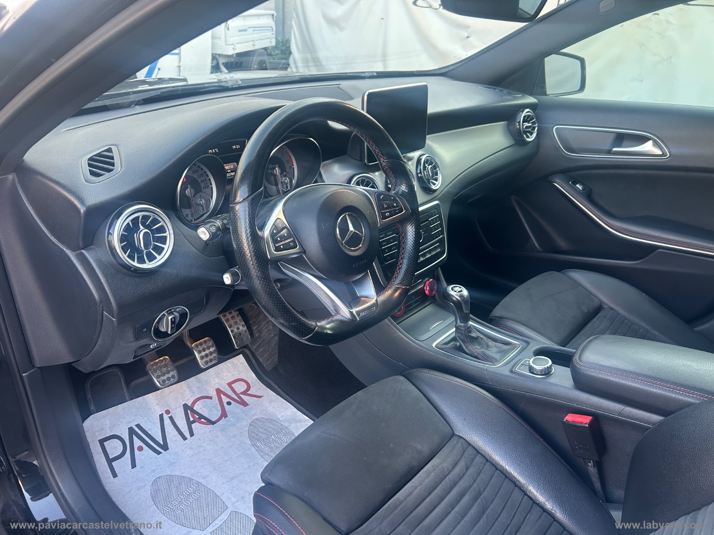 GLA 200 CDI AMG Premium - immagine 20