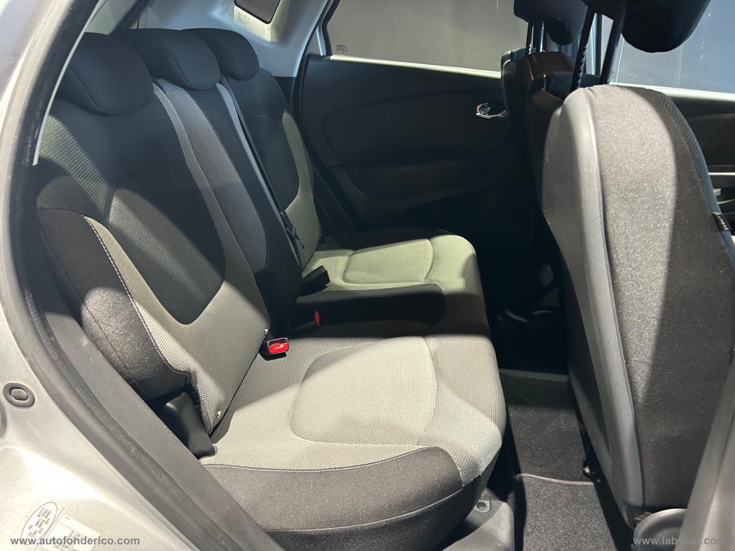 Captur 1.5 dCi 8V 90 CV S&S Ener. R-Link - immagine 20