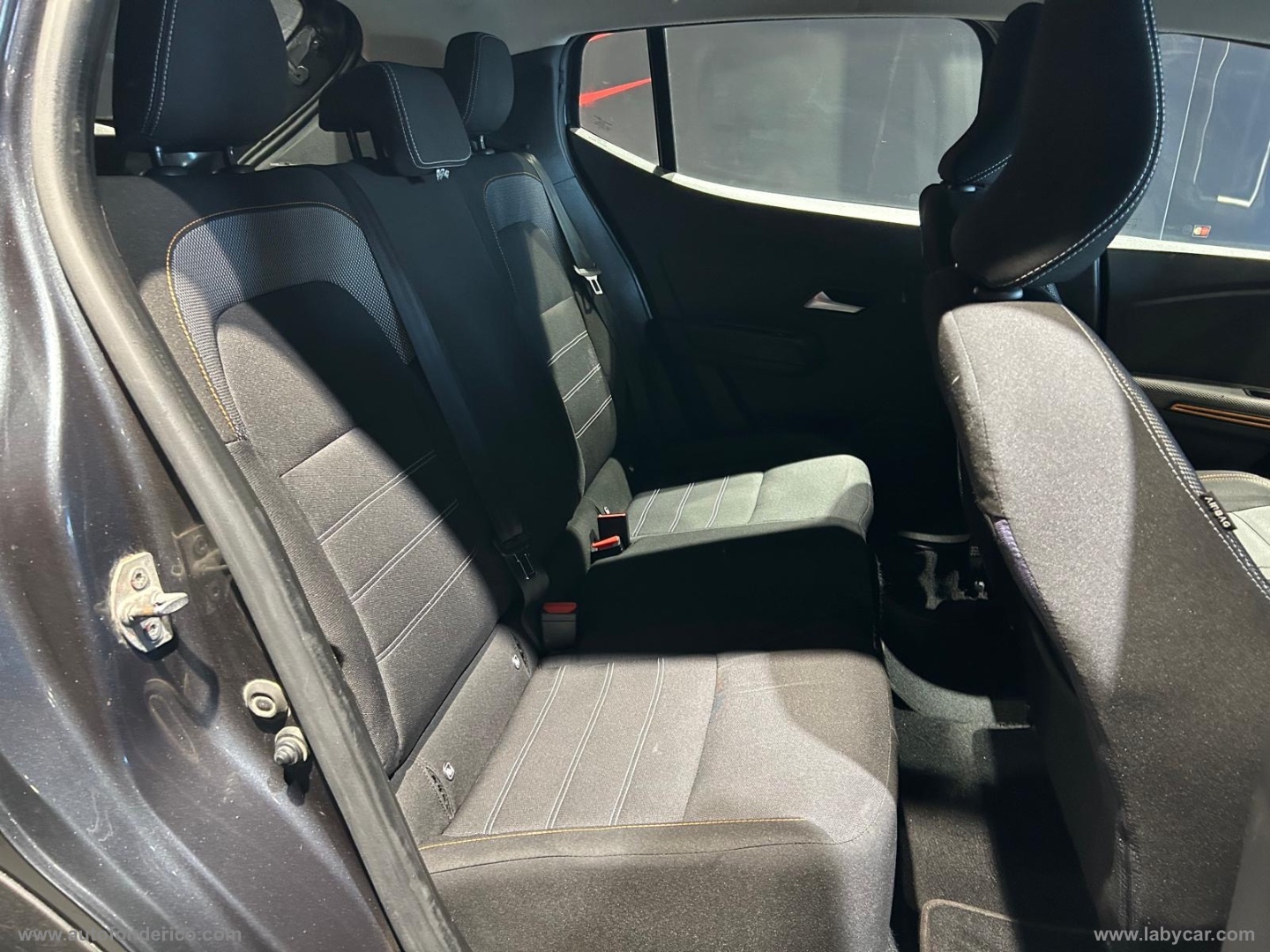 Sandero Stepway 1.0 TCe 90 CV Comfort - immagine 20