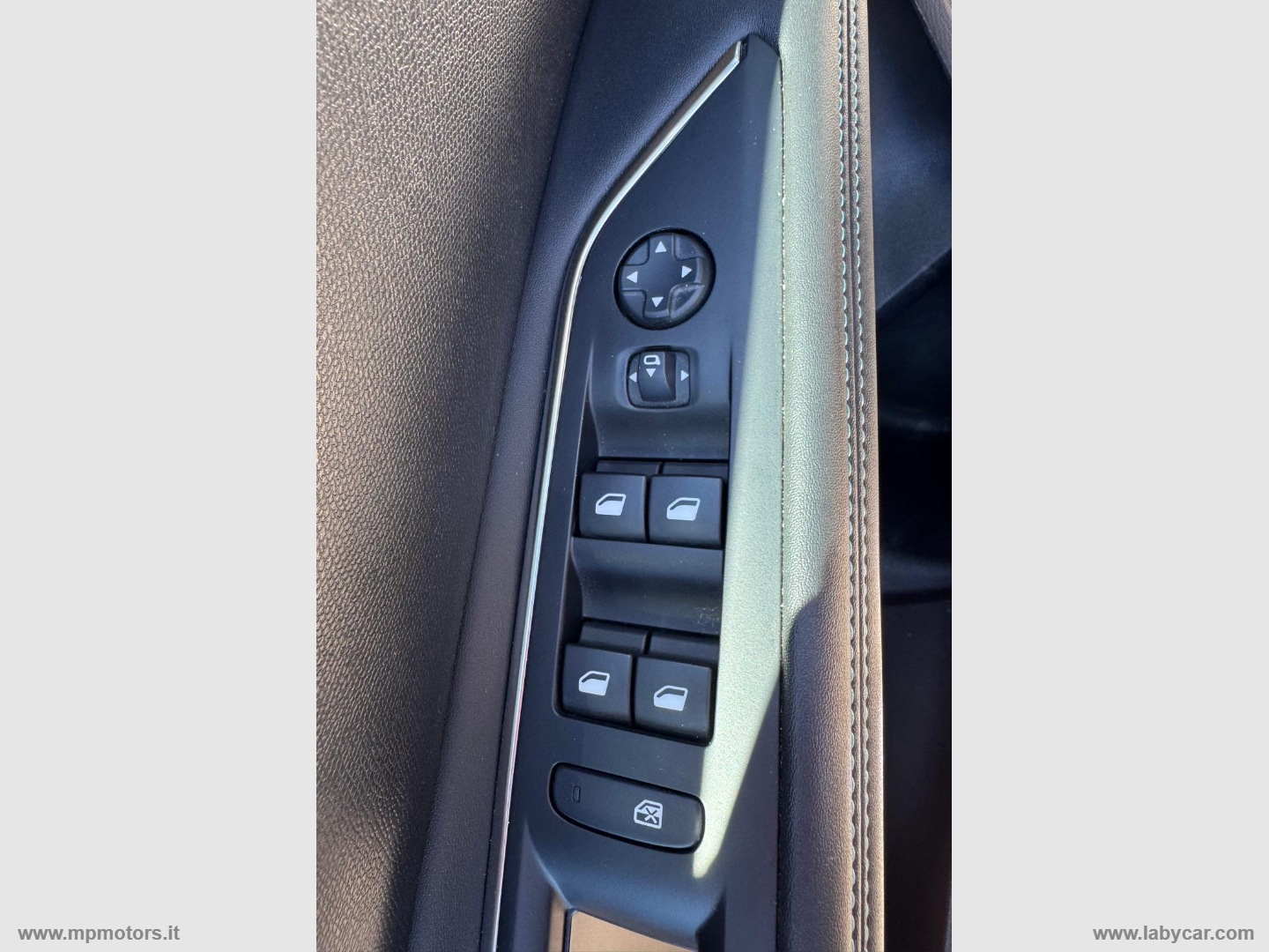 3008 ALLURE PACK 1.5 BlueHDi 130CV AUTOMATICA - immagine 20