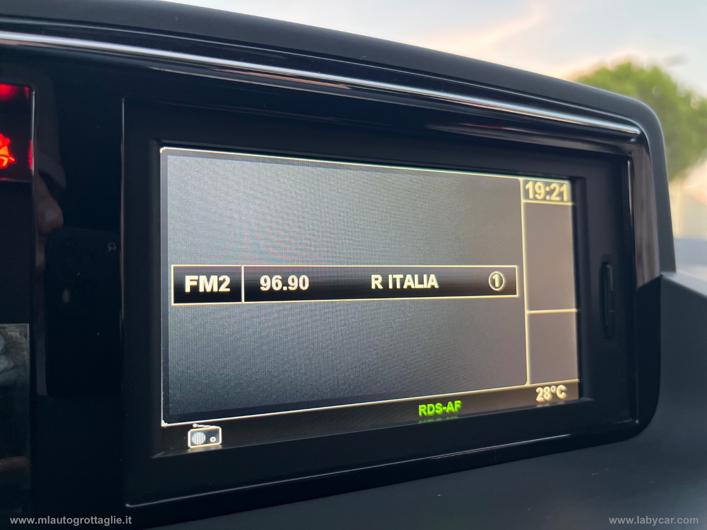 Mégane 1.5 dCi 110 CV SporTour Limited - immagine 20