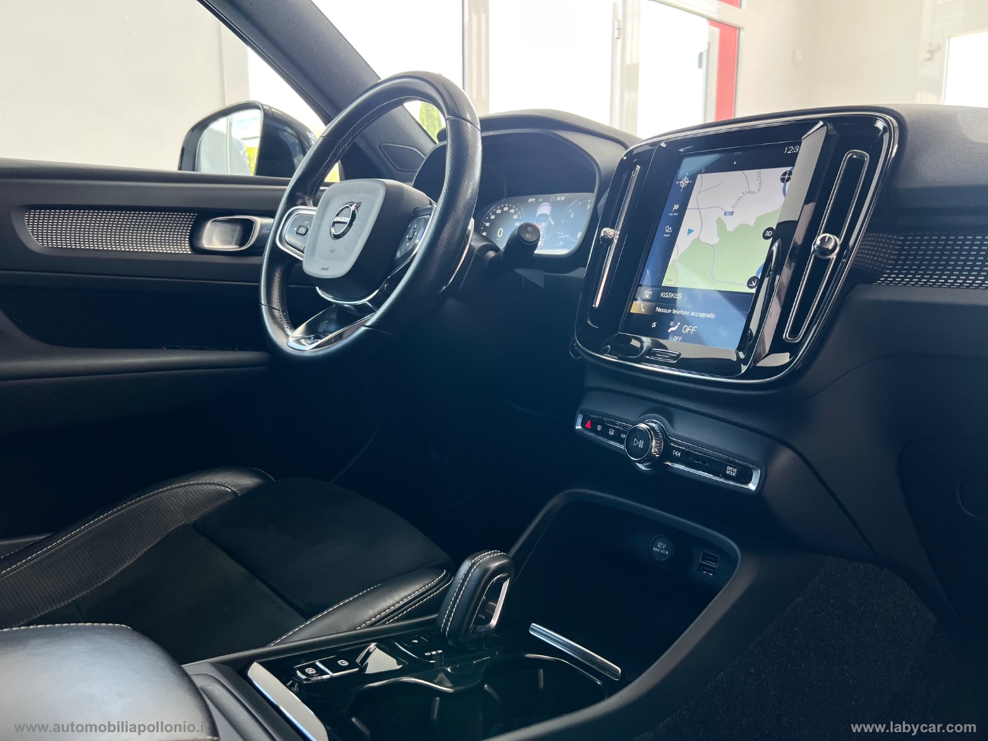 XC40 D3 R-design - immagine 20