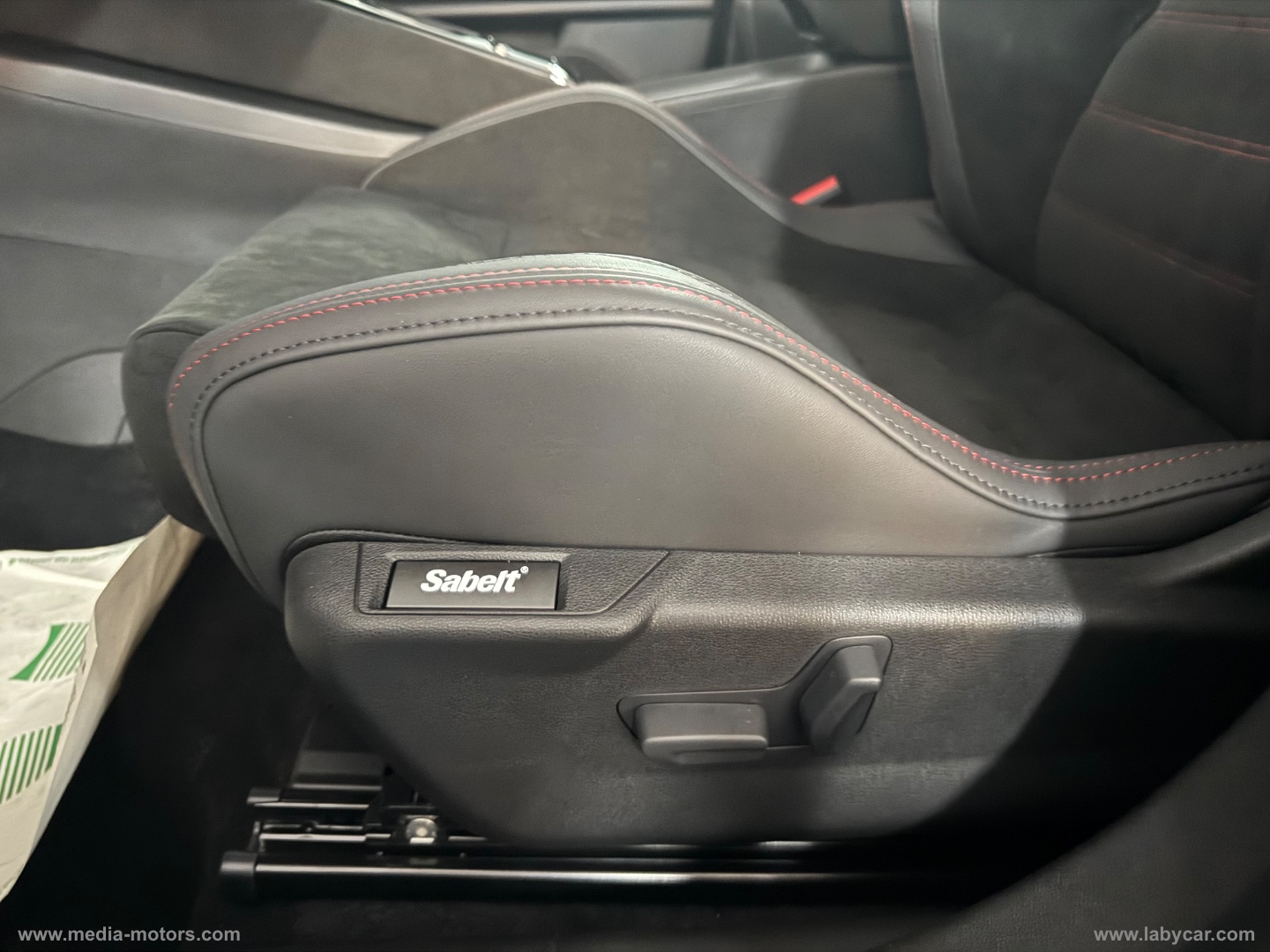 Junior 1.2 136 CV Hybrid eDCT6 Speciale - immagine 20