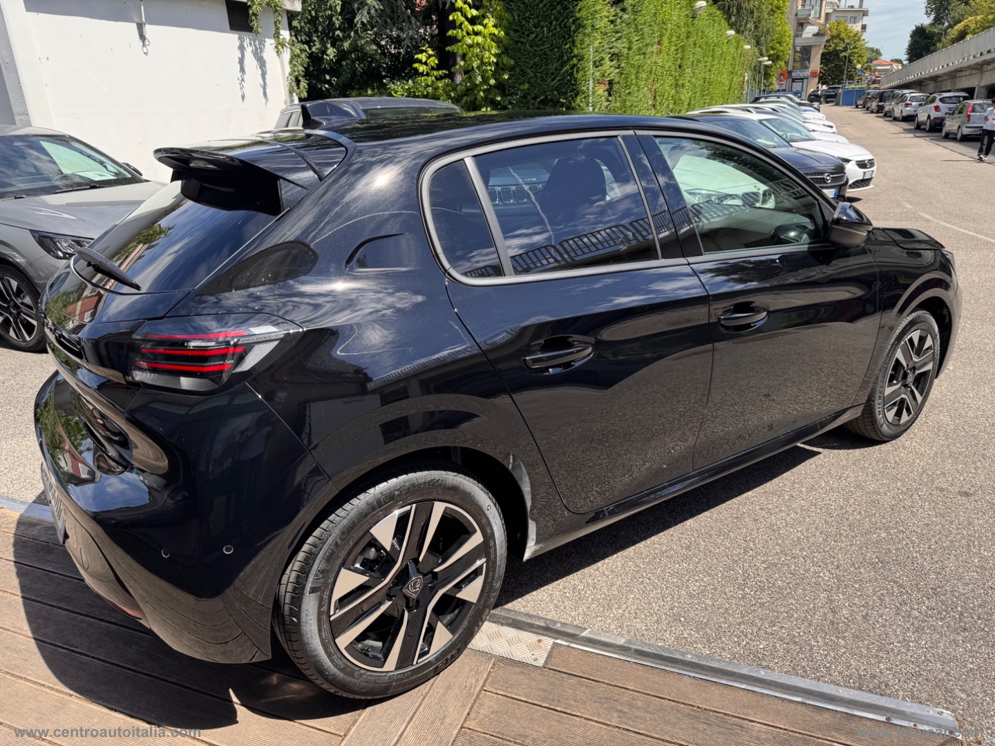 NUOVA 208 Turbo 100 CV 5p. Allure MT6 - immagine 20