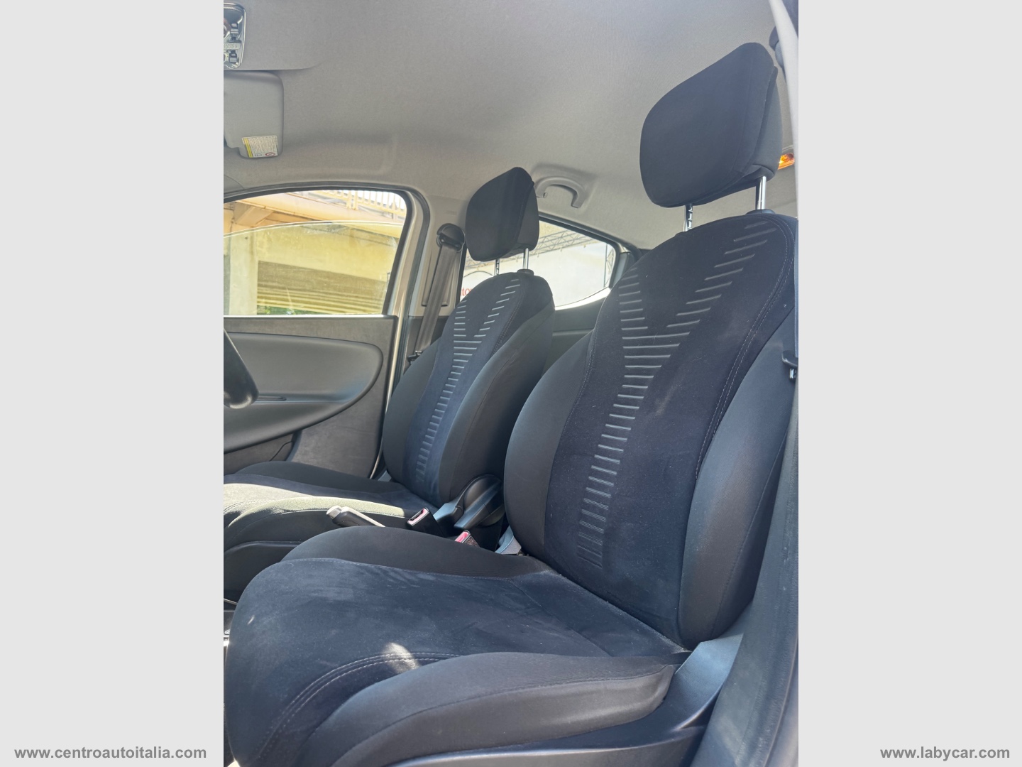 Ypsilon 0.9 T.Air 85 CV 5p. S&S Silver - immagine 20