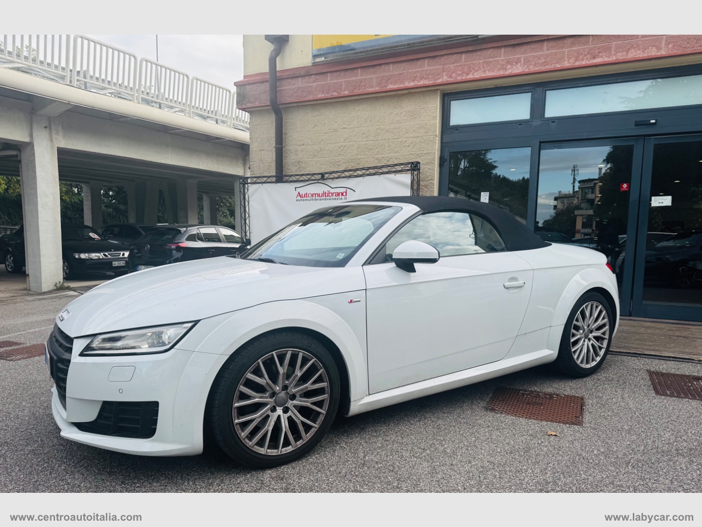 TT Roadster 2.0 TDI quattro S tr. S line - immagine 20