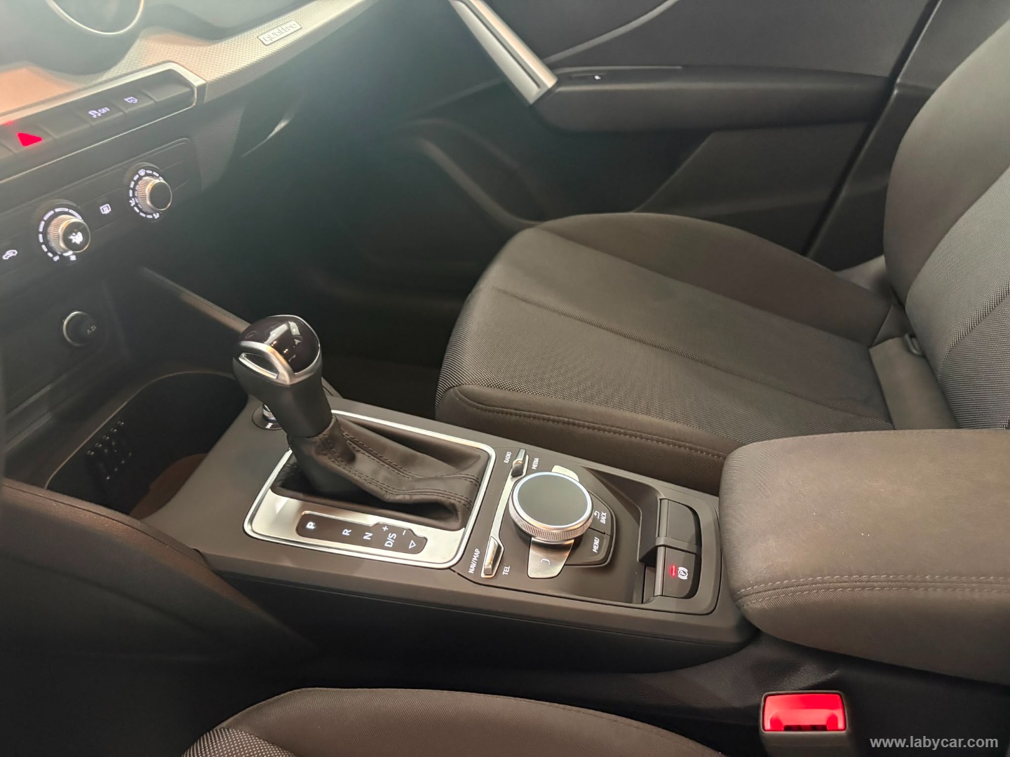 Q2 2.0 TDI quattro S tronic Business - immagine 20