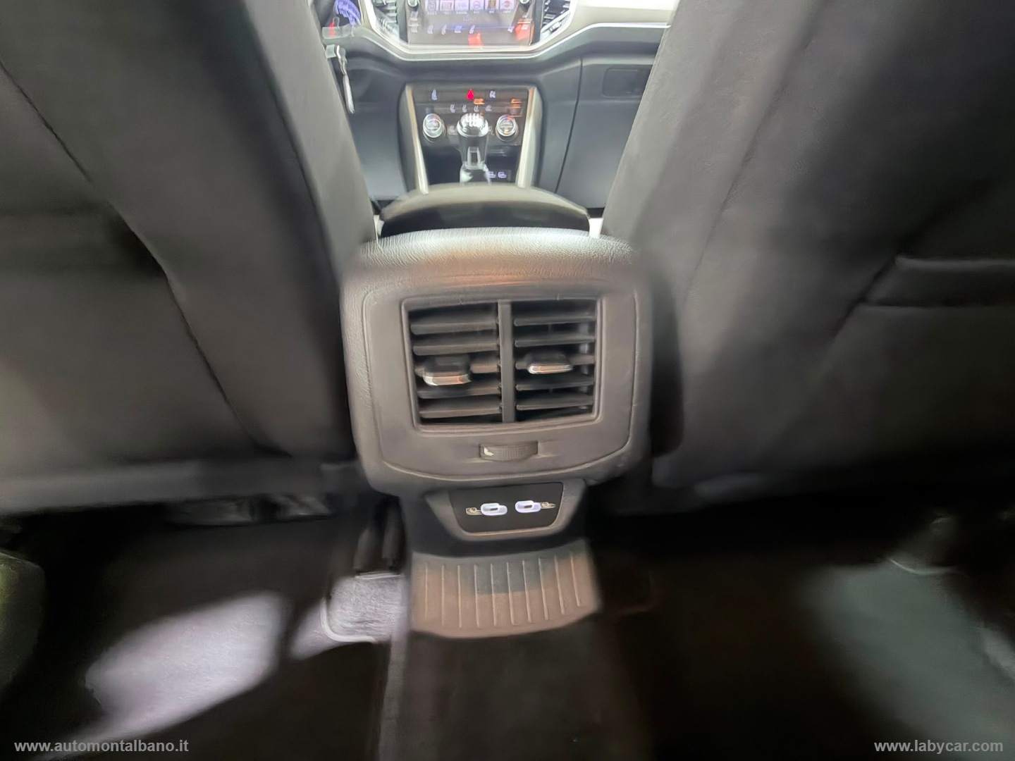 T-Roc 1.6 TDI SCR Business BlueMot.Tech. - immagine 20