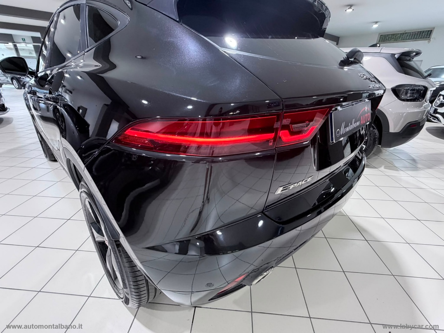 E-Pace 2.0D 150 CV AWD R-Dynamic SE - immagine 20
