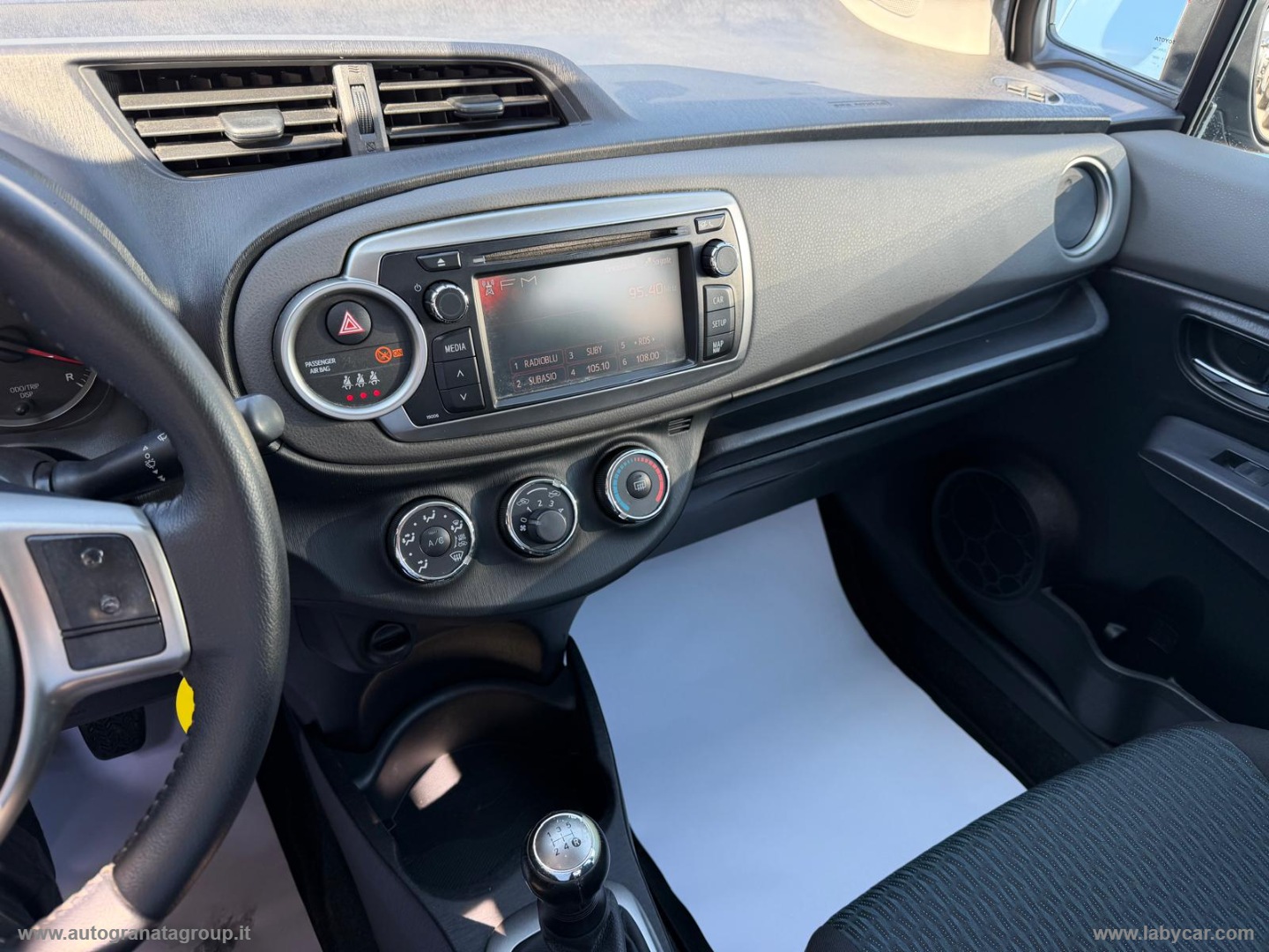 Yaris 1.0 5p. Lounge SOLI 138.000 KM !!! - immagine 20