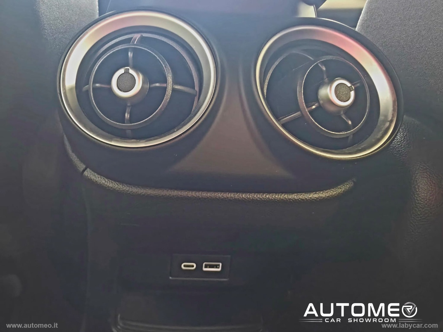 Stelvio 2.2 T.diesel 190 CV AT8 Q4 Bus. - immagine 20