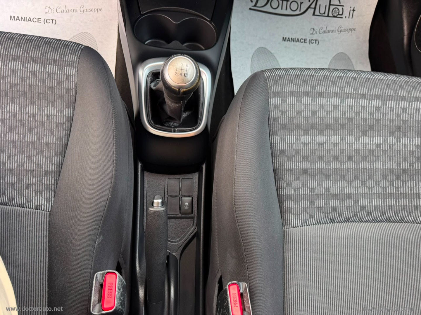 Yaris 1.0 5p. Lounge - immagine 20