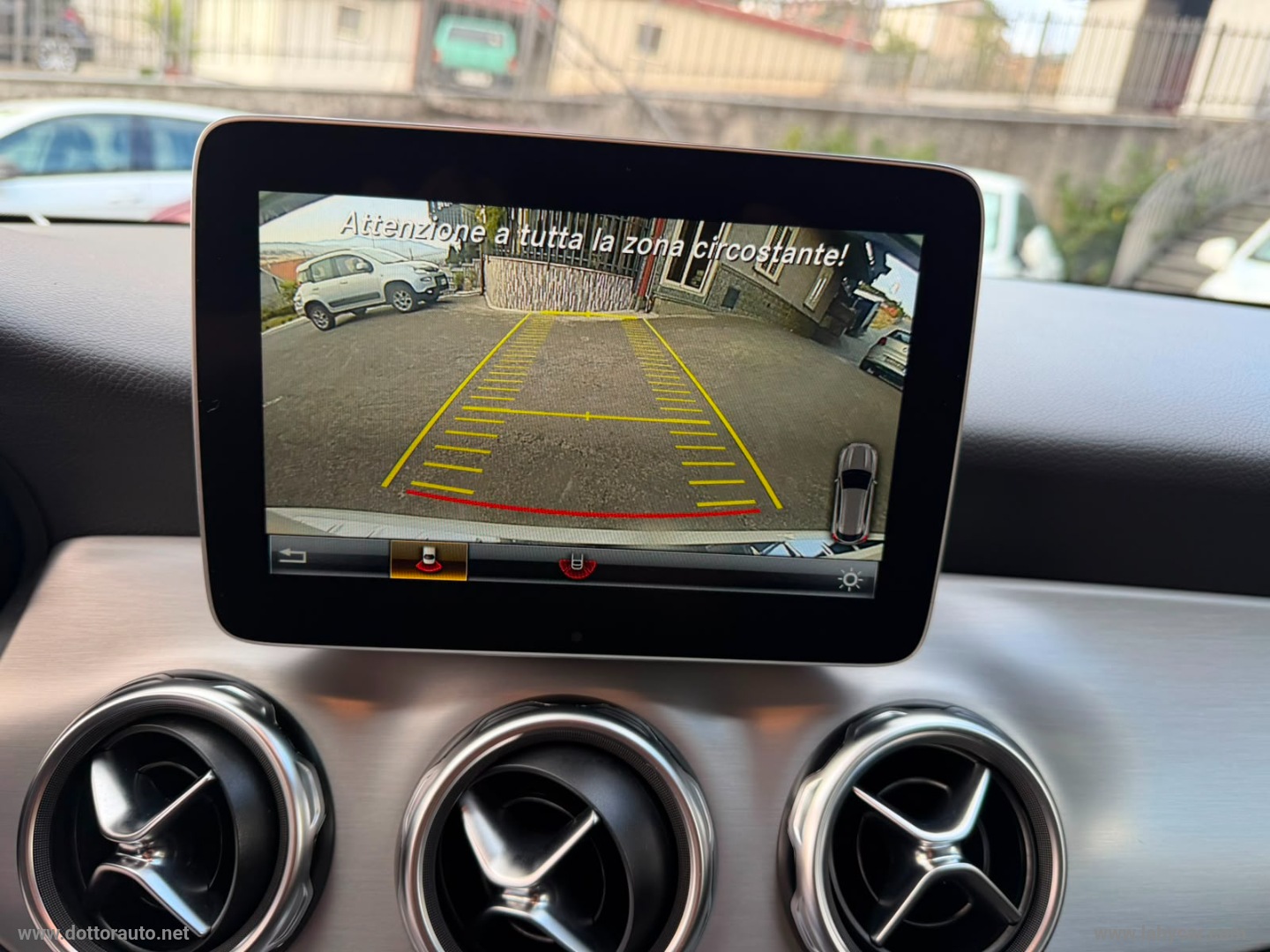 GLA 200 d Automatic 4Matic Premium - immagine 20