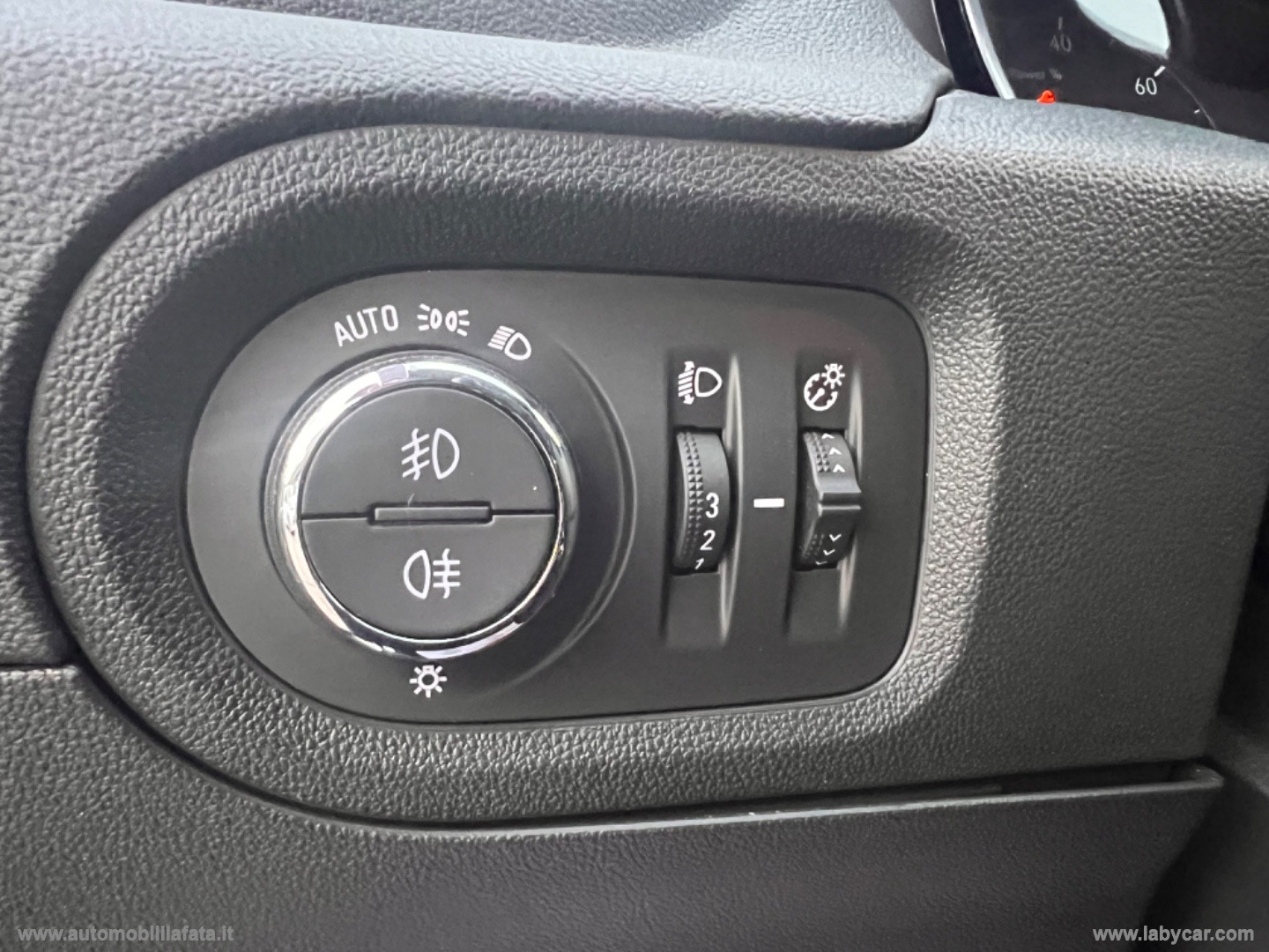 Grandland X 1.6 Hybrid Plug-in aut. FWD 04/2021 36.300KM - immagine 20