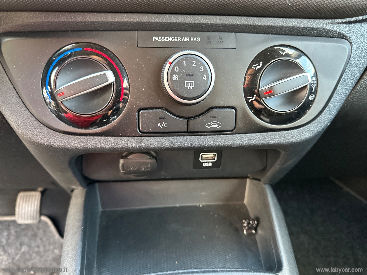 i10 1.0 MPI Tech 26.000 KM - immagine 20