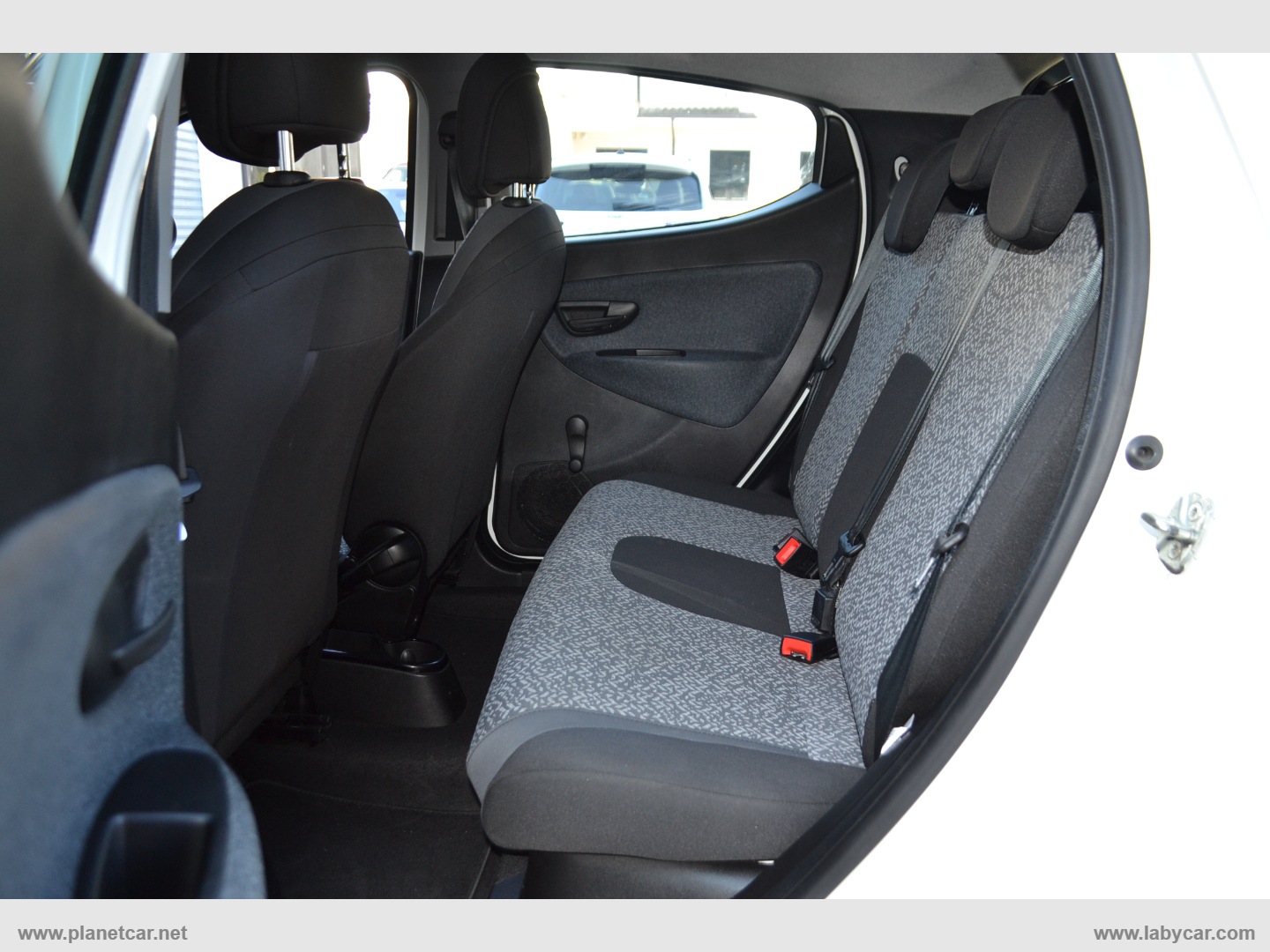 Ypsilon 1.0 FireFly 5p.S&S Hyb. Eco Gold - immagine 21