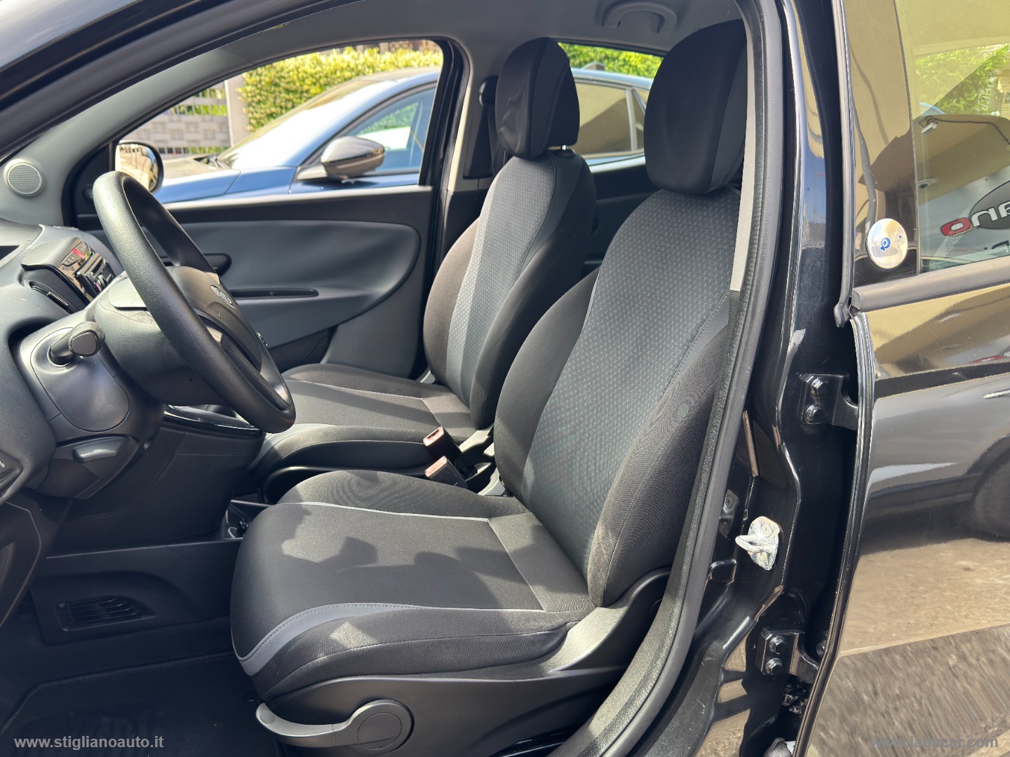 Ypsilon 1.2 69 CV 5p. GPL Ecochic Silver - immagine 21