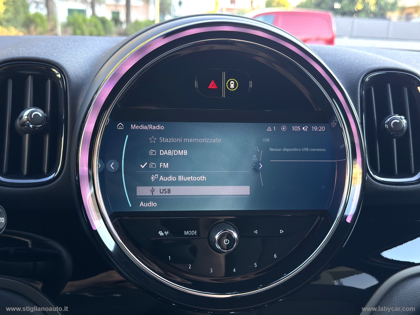 Mini Cooper D Essential Countryman - immagine 21