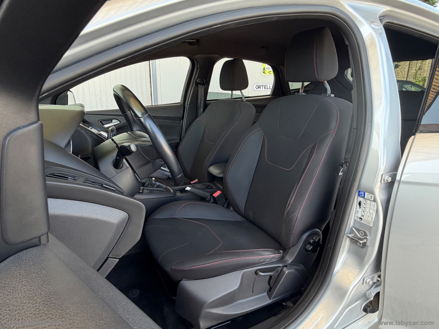 Focus 1.5 EcoBlue 120CV 5p. ST Line - immagine 21
