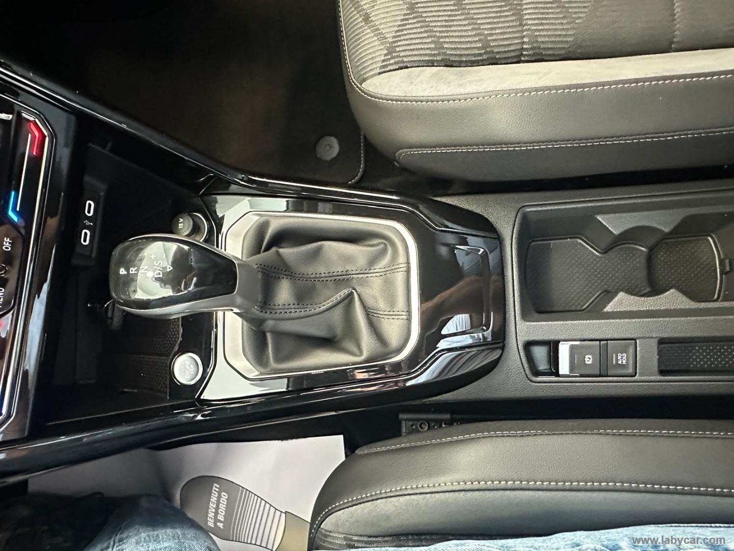 T-Roc 2.0 TDI SCR 150 CV DSG R-Line Plus - immagine 21