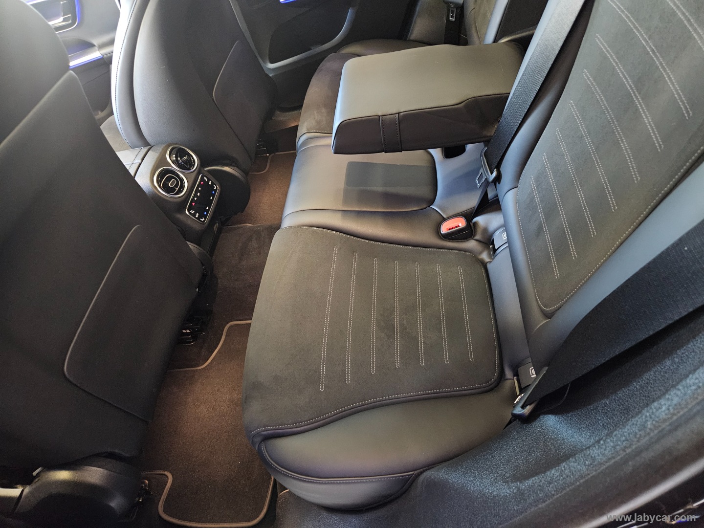 GLC 300de 4M Plug-in Hyb. AMG Pr. Plus - immagine 21