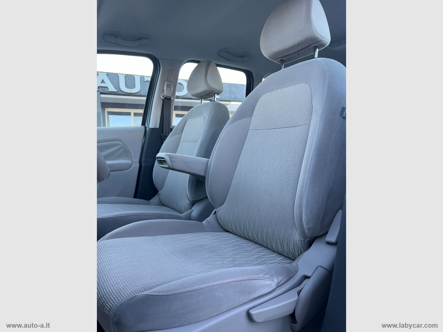 C3 Picasso 1.6 HDi 90 Exclusive - immagine 21