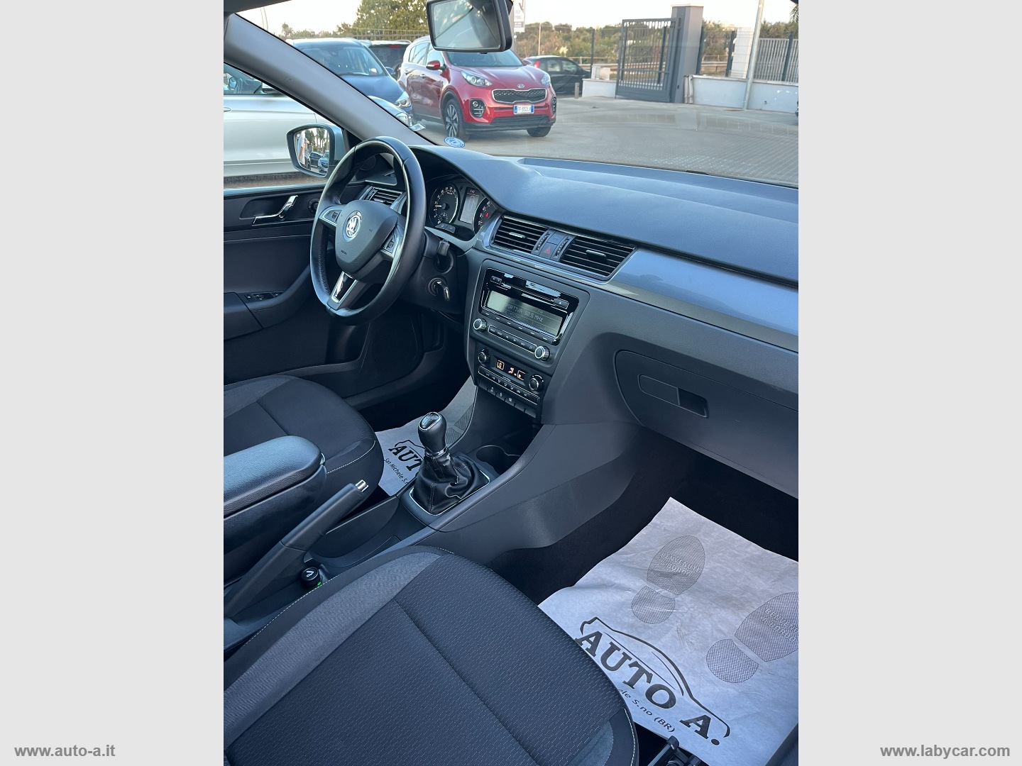 Rapid 1.6 TDI CR 90 CV Executive - immagine 21