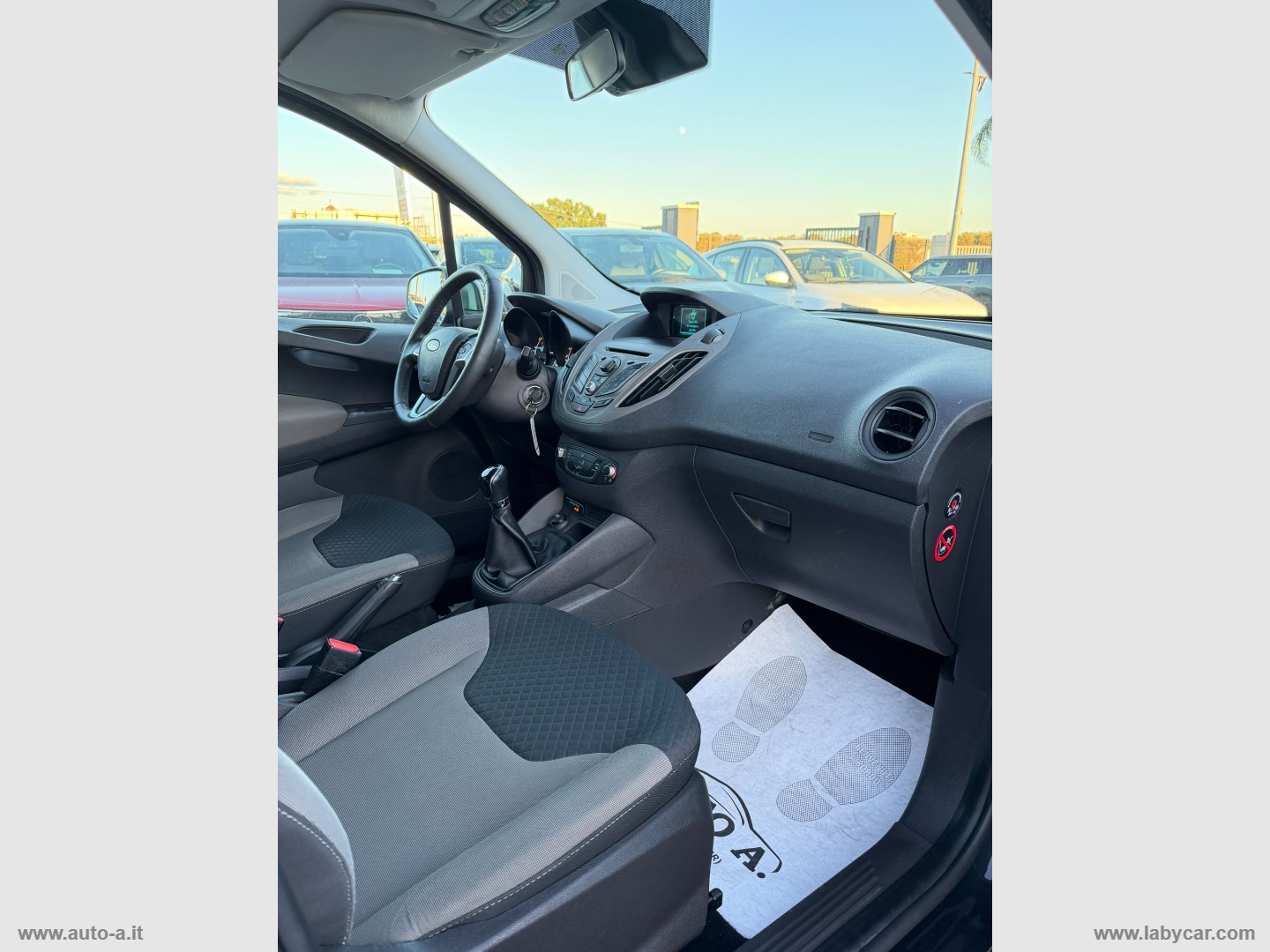 Tourneo Courier 1.0 EcoBoost 100 CV TITANIUM - immagine 21
