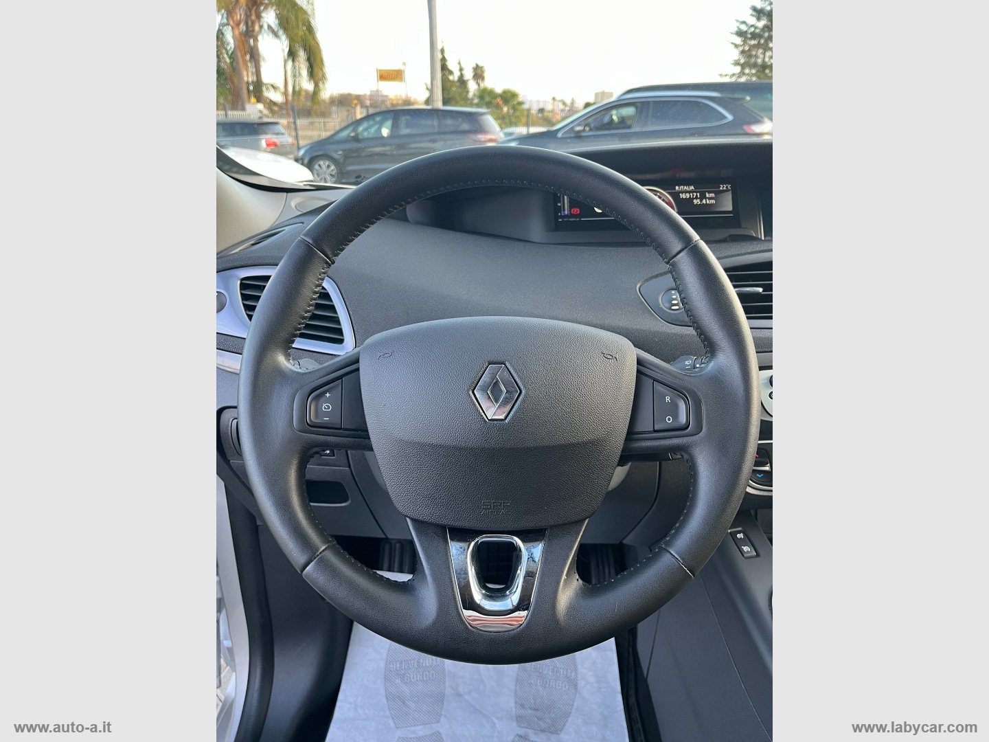 Scénic XMod 1.5 dCi 110 CV EDC Limited - immagine 21