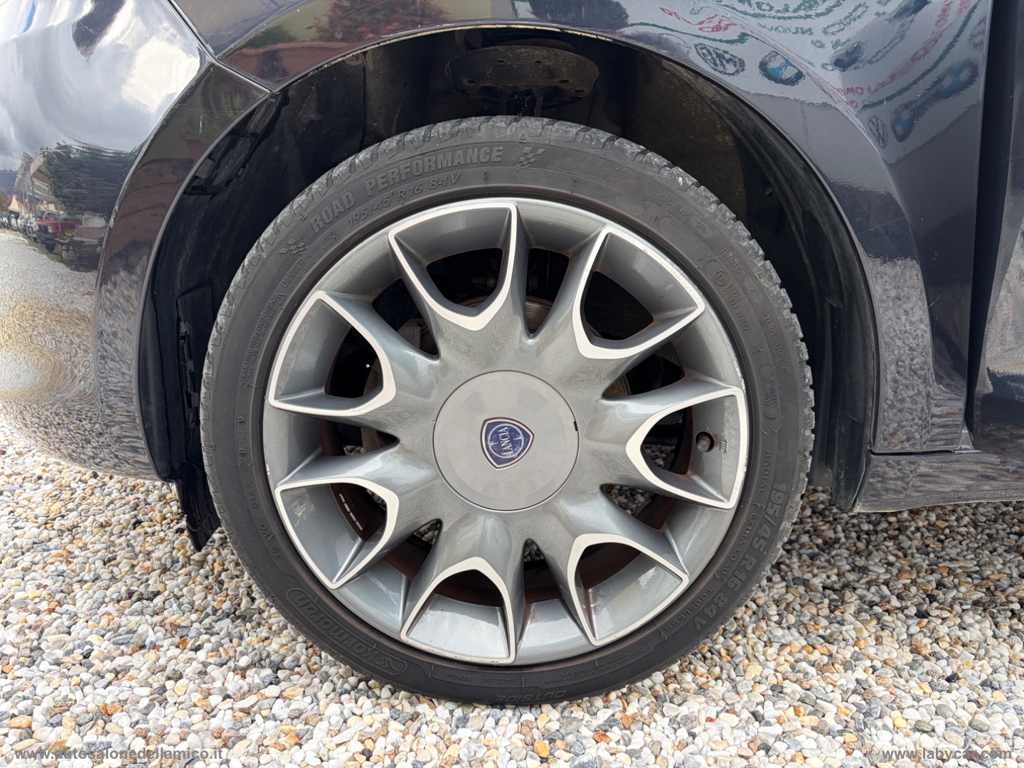 Ypsilon 0.9 T.Air 85 CV 5p. S&S DFN Gold - immagine 21