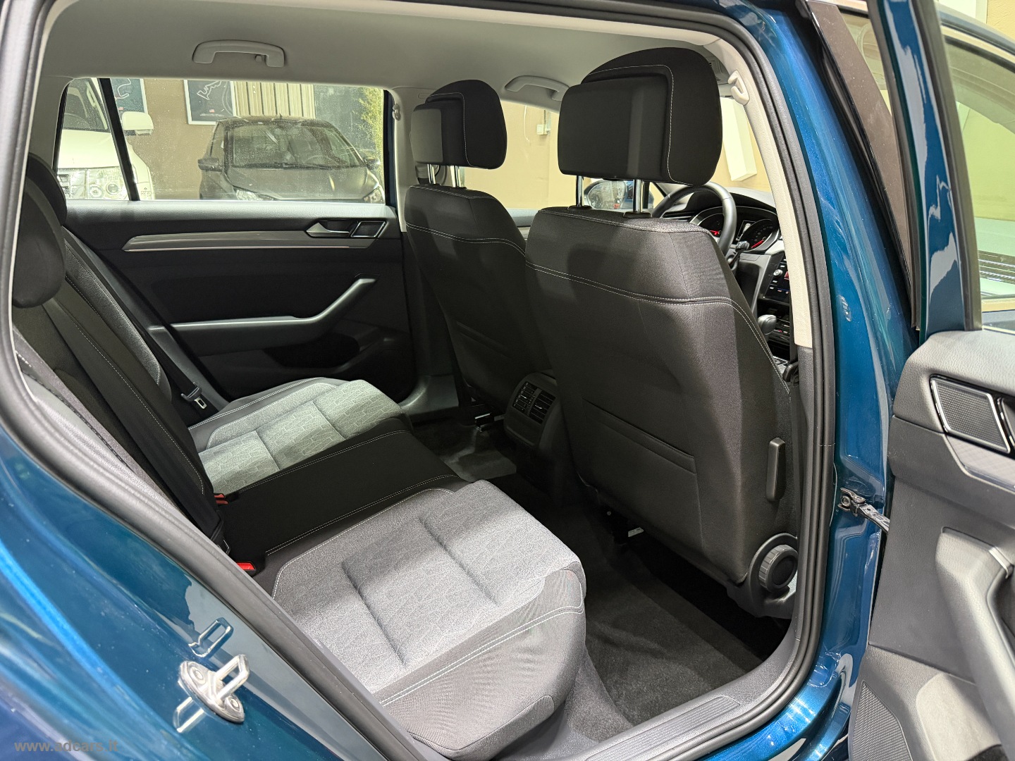 Passat Var. 2.0 TDI EVO DSG Business *CAMBIO AUT.*CLIMA 3 ZONE* - immagine 21
