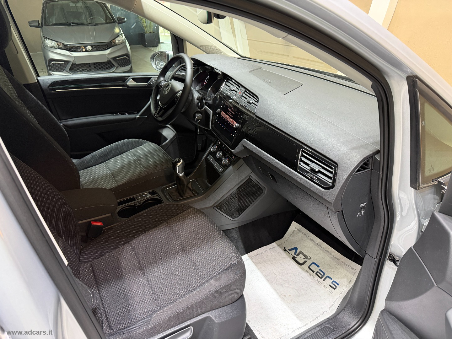 Touran 2.0 TDI 150 CV Business BMT *7 POSTI* - immagine 21
