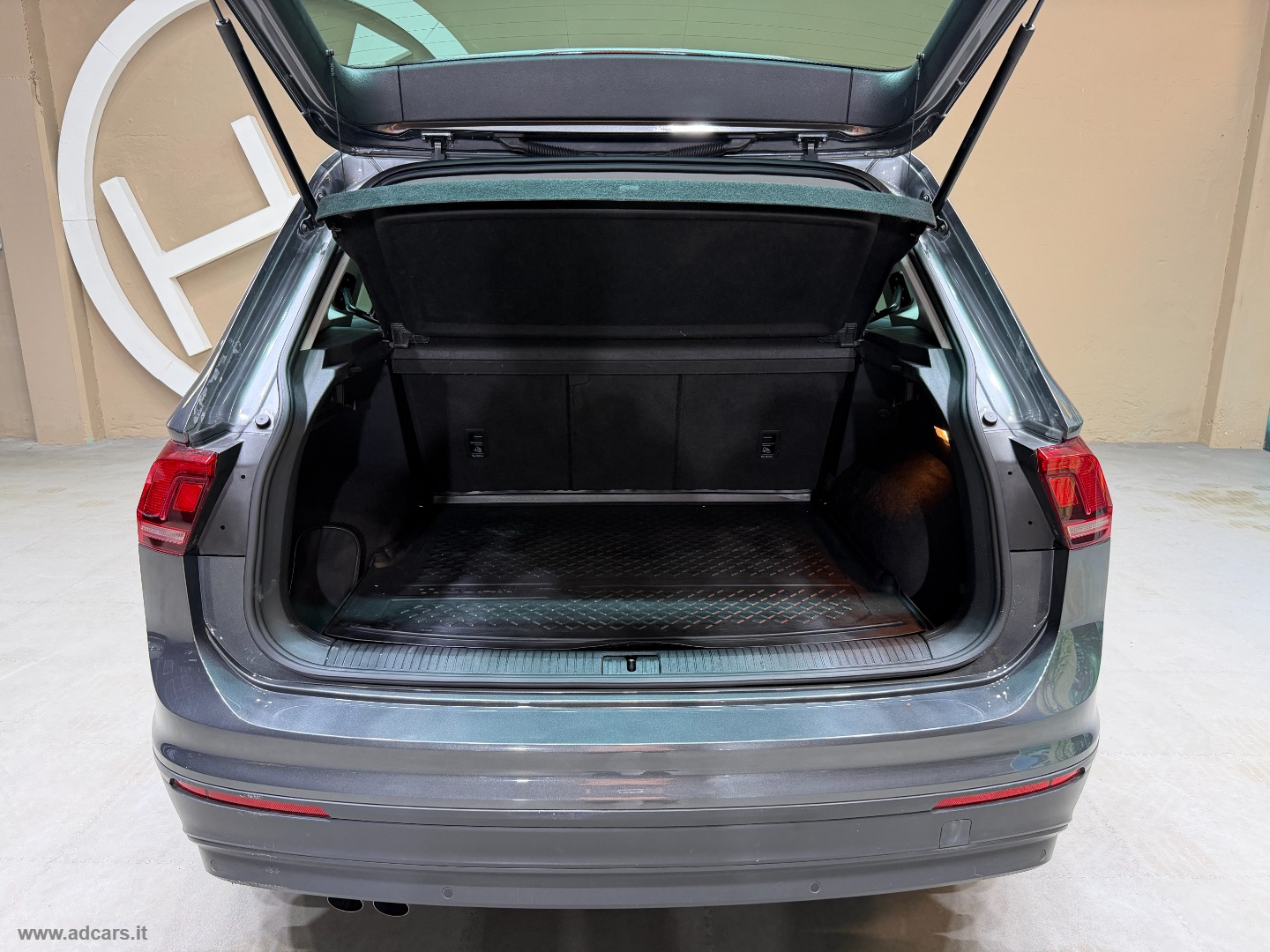 Tiguan 1.6 TDI Style BMT *BOOK SERVICE VW*1 PROPR.* - immagine 21