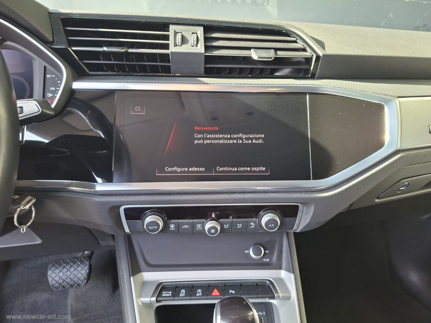Q3 SPB 35 TDI S tronic Business Plus - immagine 21