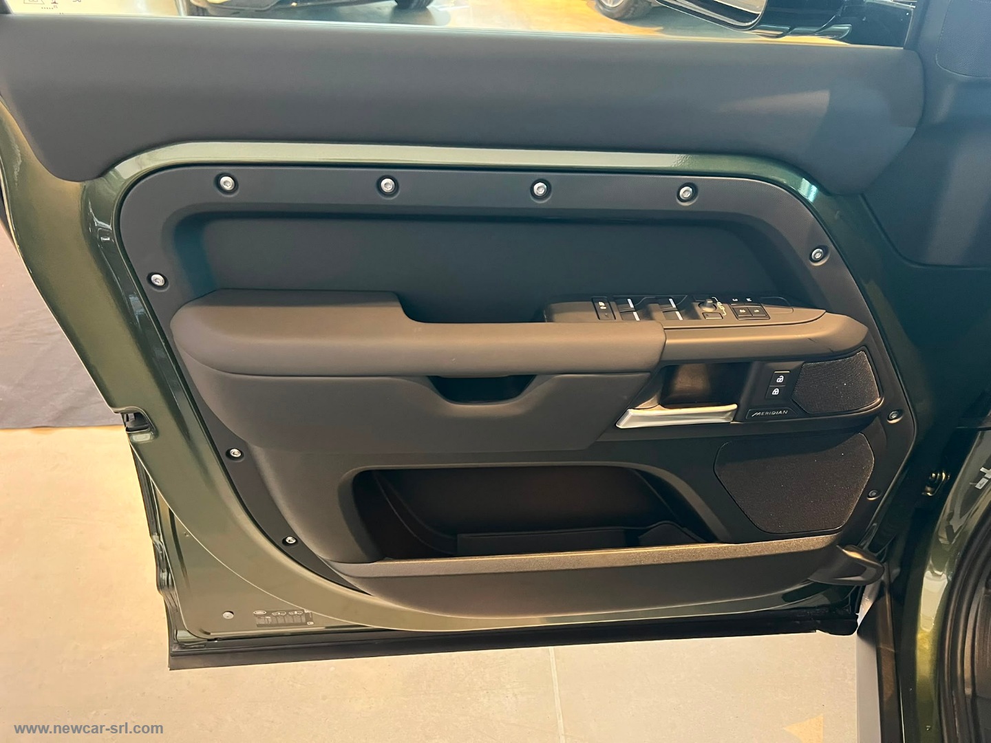 Defender 110 3.0D I6 250 AWD X-Dyn.SE N1 - immagine 21