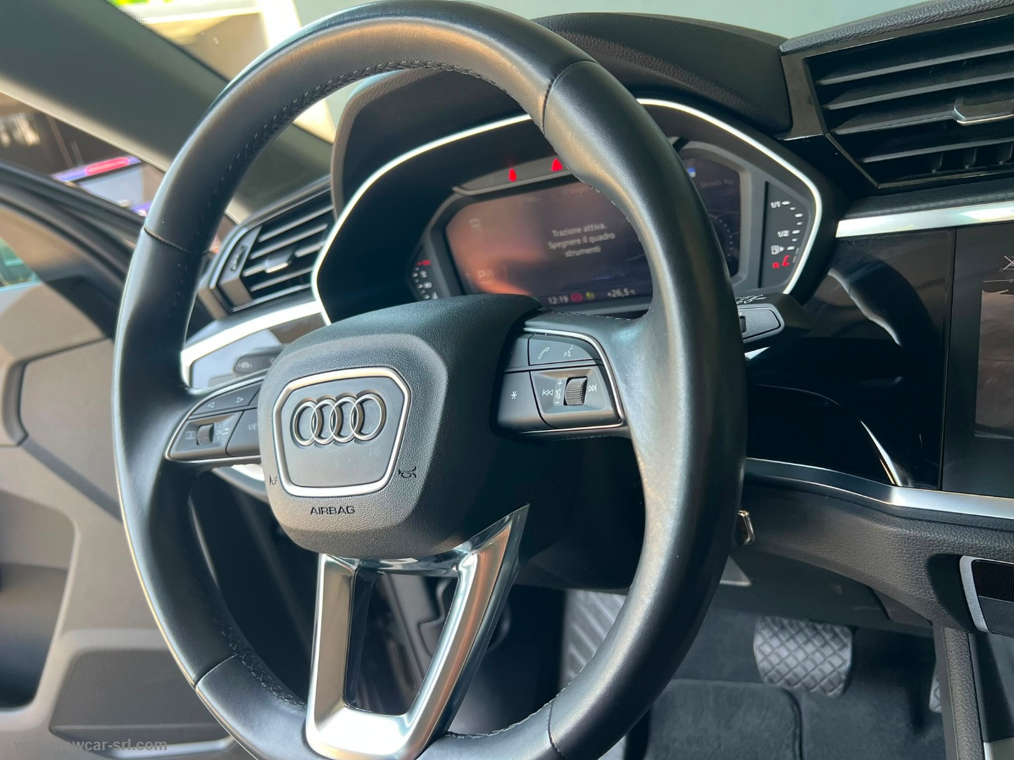 Q3 SPB 35 TDI S tronic Identity Black - immagine 21