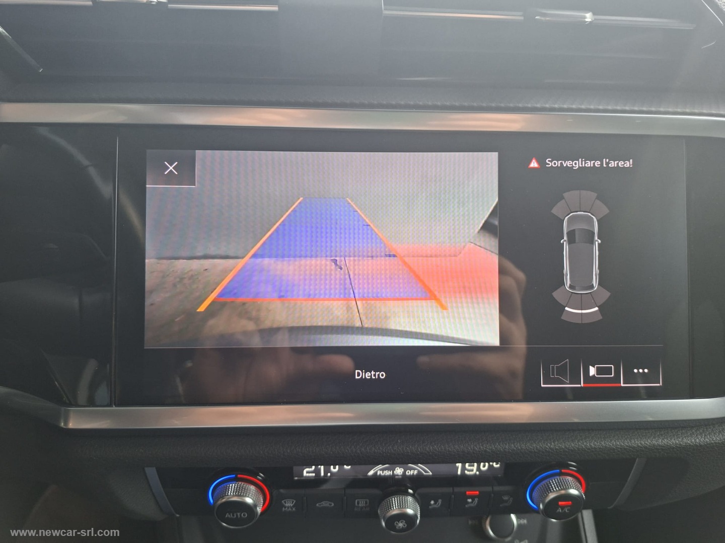 Q3 2.0 TDI 150CV quattro Business - immagine 21