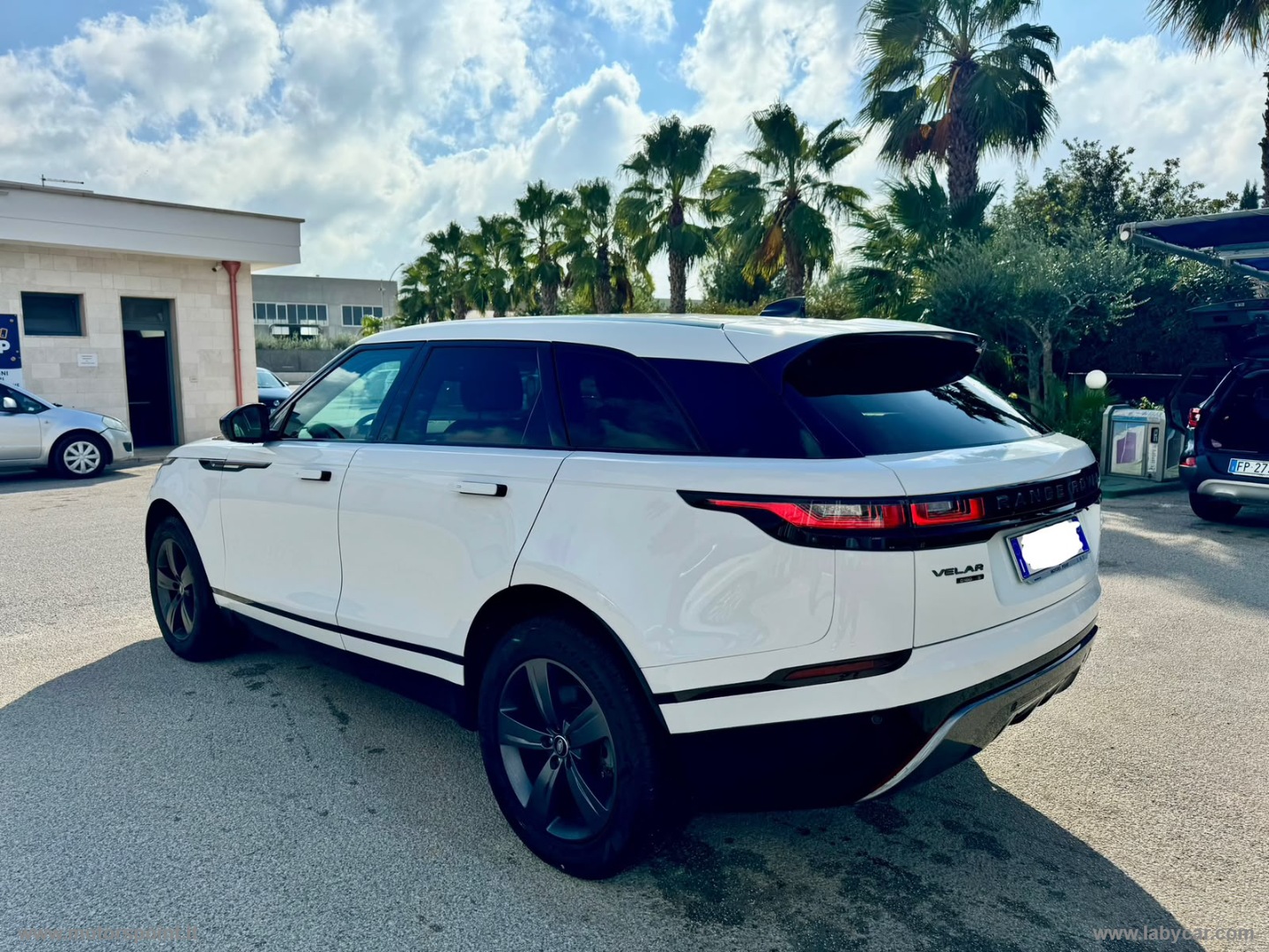 RR Velar 2.0D I4 180 CV R-DYNAMIC S - immagine 21