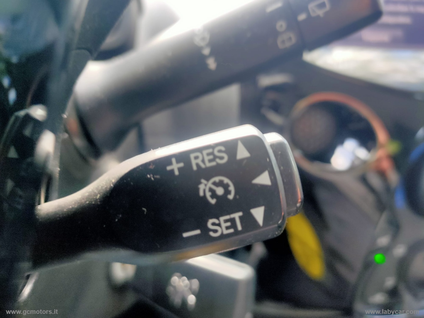 Peugeot 108 108 VTi 72 S&S 5 porte Allure - Immagine 21