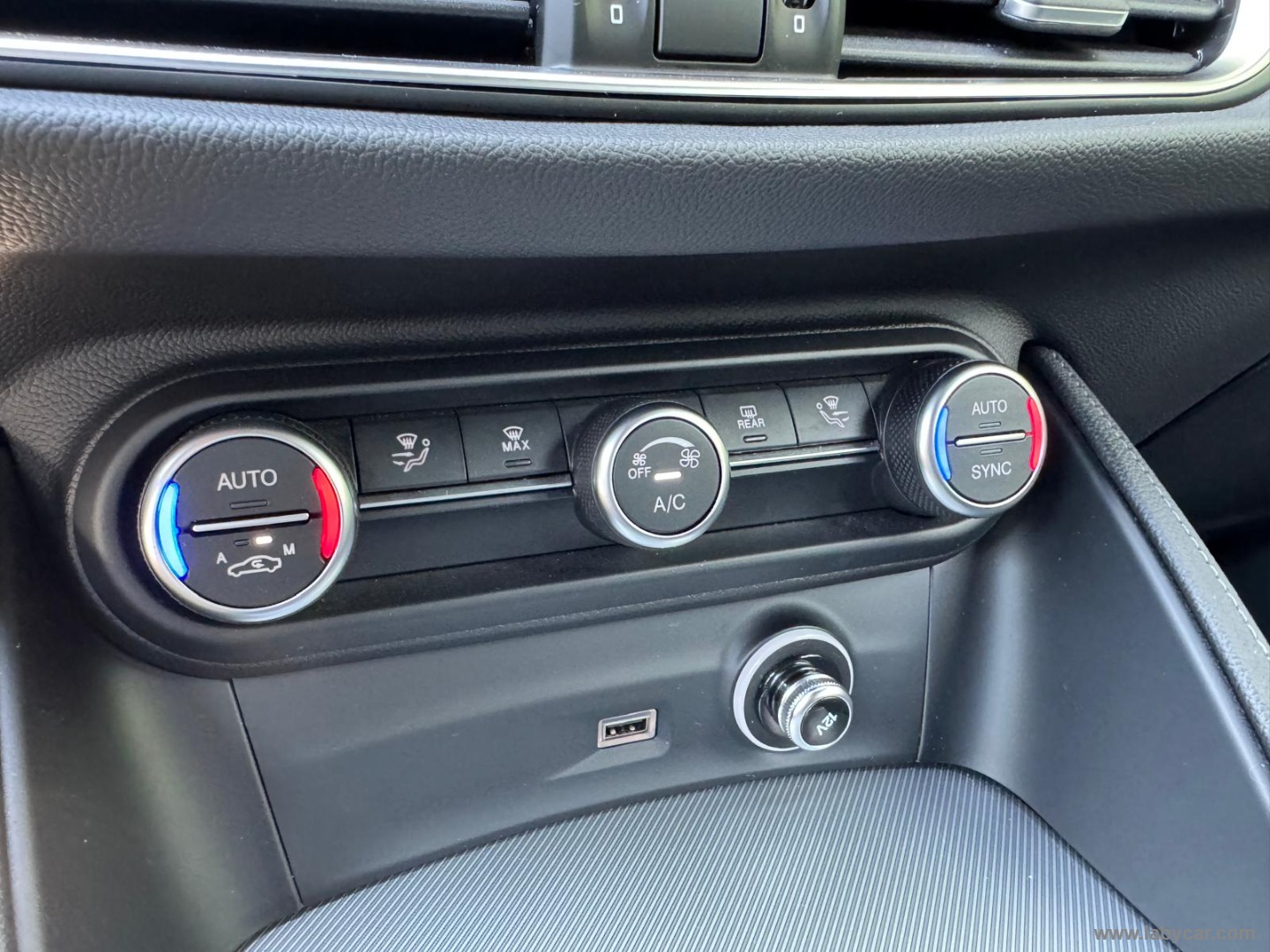 Alfa Romeo Stelvio 2.2 T.d. 160CV AT8 RWD Sprint - Immagine 21