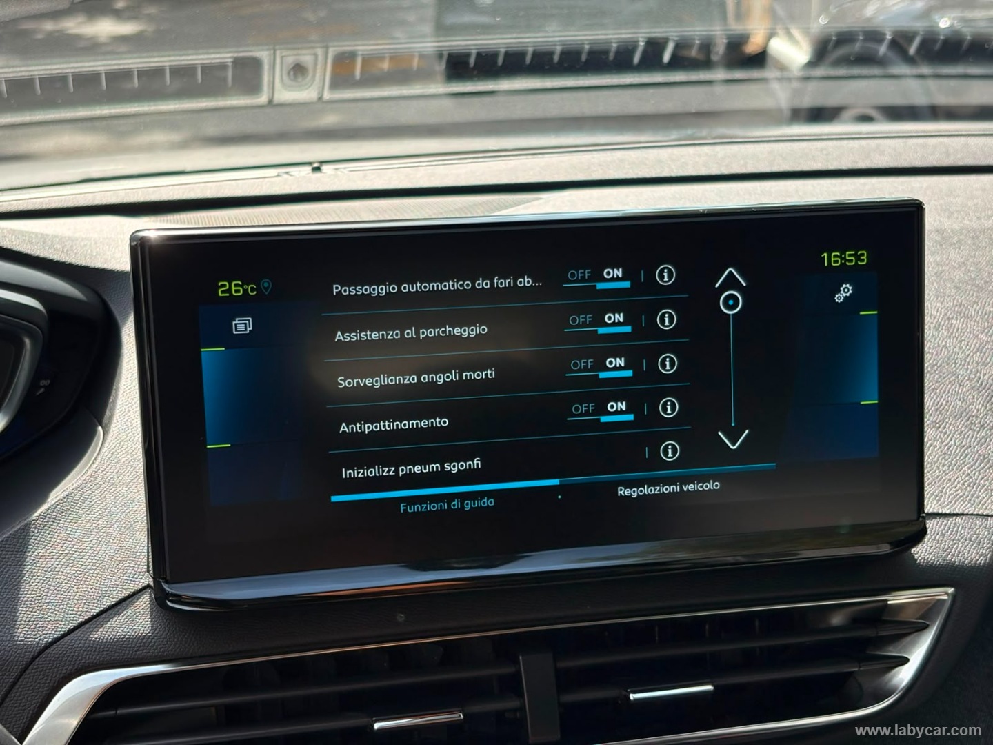 Peugeot 3008 Hybrid 225 e-EAT8 Allure Pack - Immagine 21