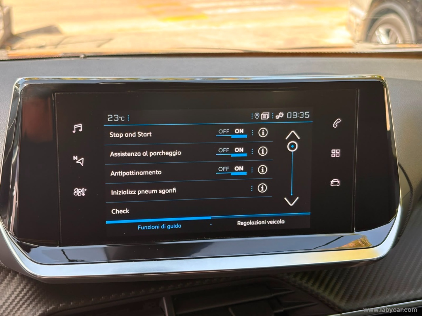 Peugeot 2008 PureTech 130 S&S Allure - Immagine 21