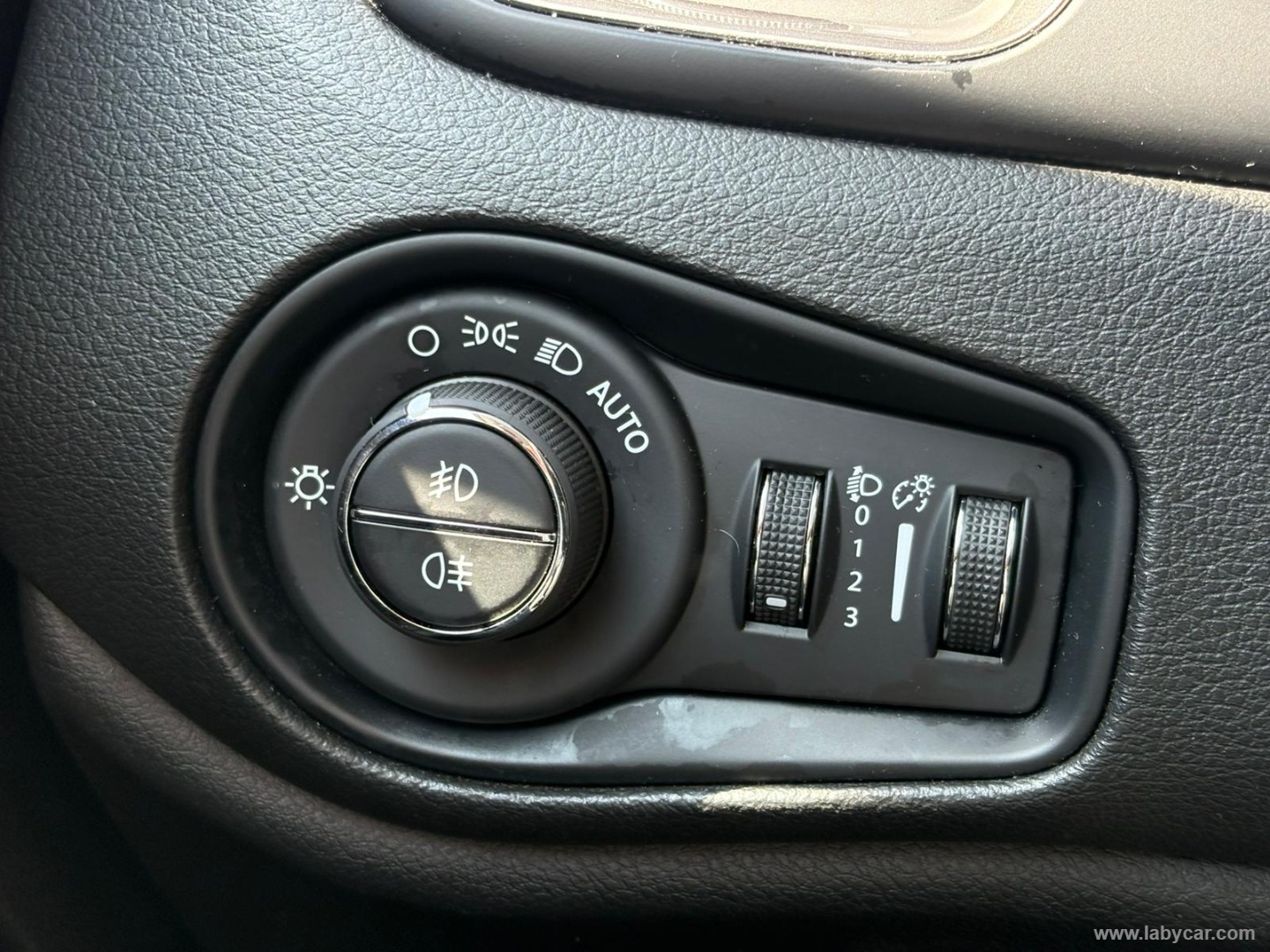 Renegade 1.5 T4 MHEV Limited - immagine 21