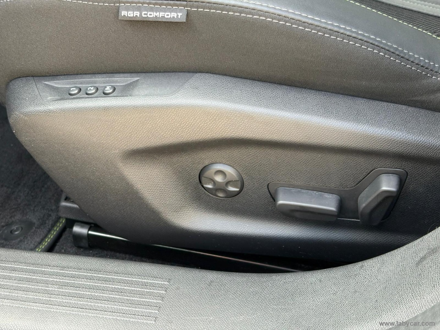 308 Hybrid 225 e-EAT8 SW GT - immagine 21