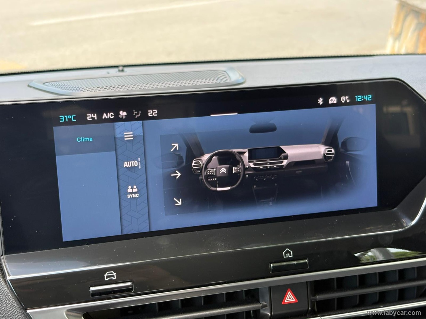 Citroën C4 Hybrid 136 e-DCS6 Plus - Immagine 21