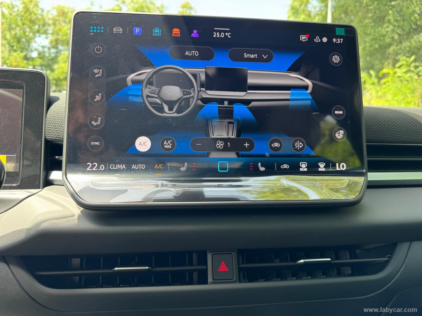 Volkswagen T-Roc 1.5 eTSI ACT 150 CV DSG R-Line - Immagine 21