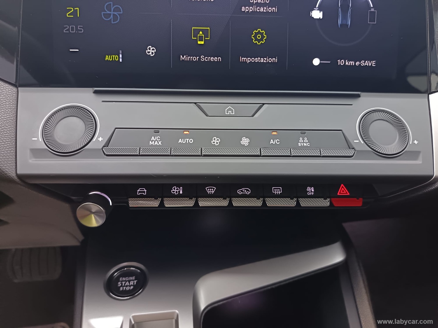 Peugeot 408 Plug-in Hybrid 225 e-EAT8 Allure - Immagine 21