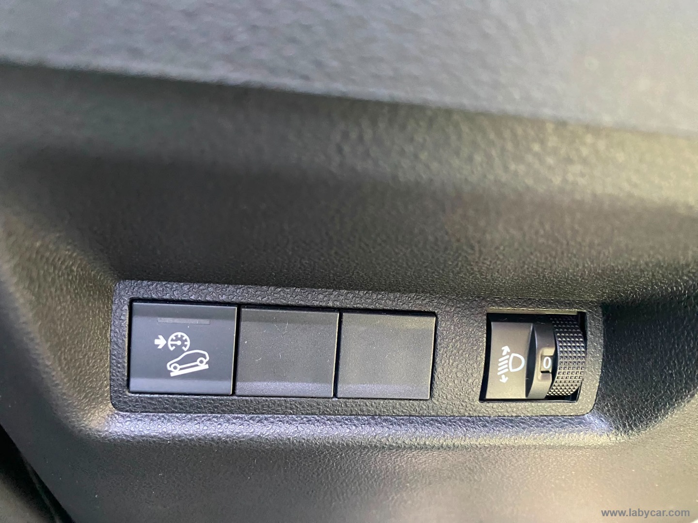 Jeep Avenger 1.2 Turbo Altitude - Immagine 21