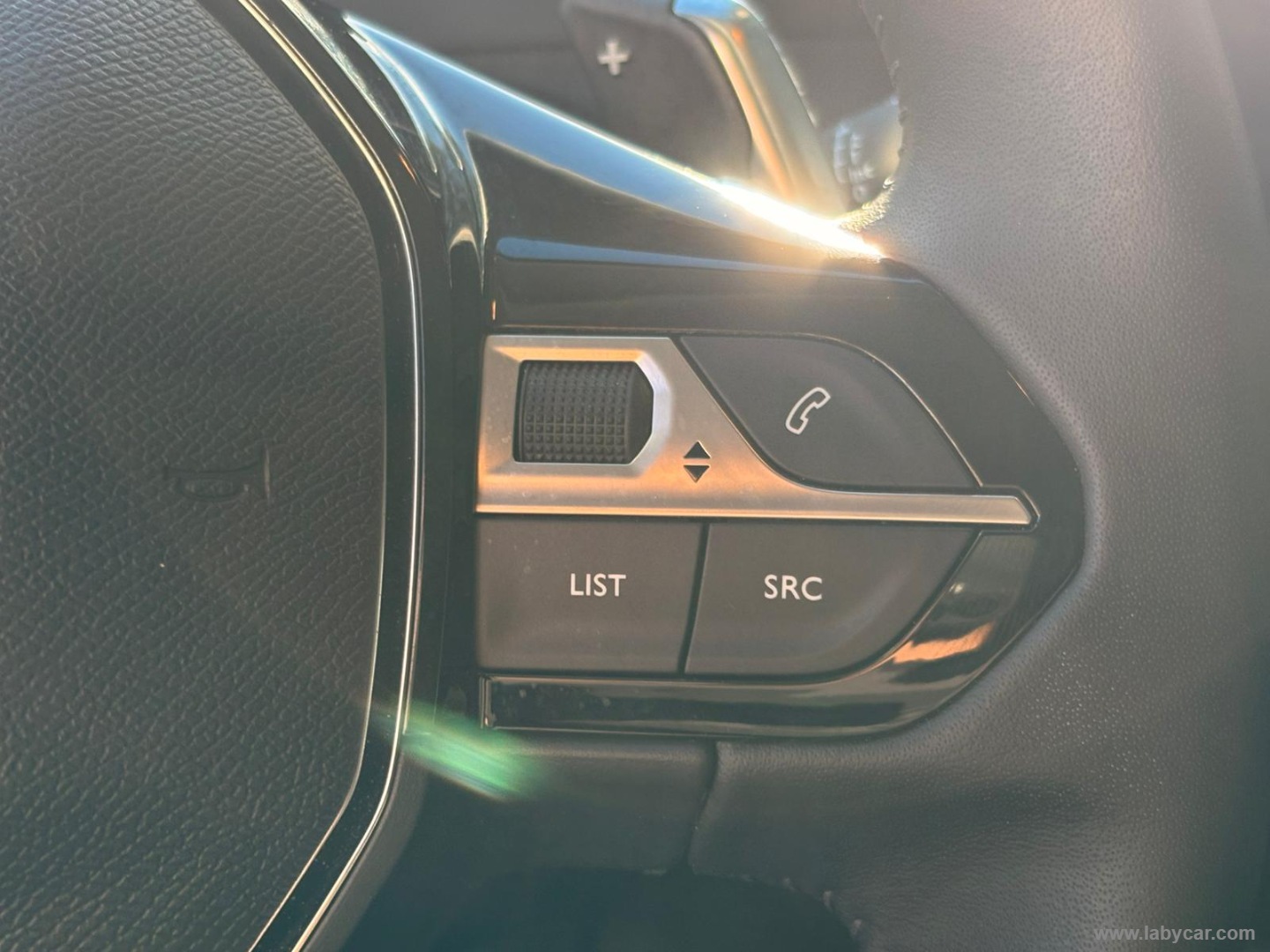 Peugeot 208 Hybrid 110 e-DCS6 Allure - Immagine 21