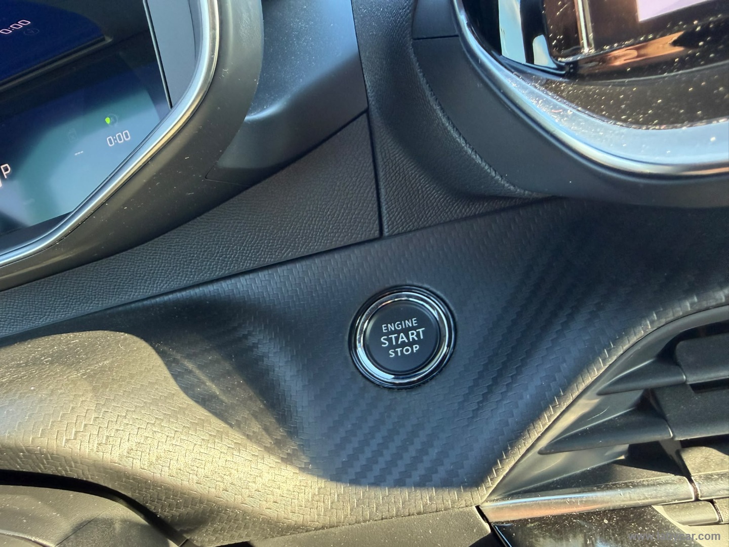 Peugeot 2008 PureTech 130 S&S EAT8 GT - Immagine 21